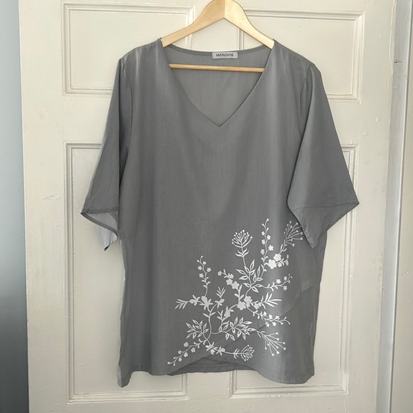 MissLook, ladies, lightweight tunic, elbow sleevelength, gray , white floral, XL - Picture 1 of 8